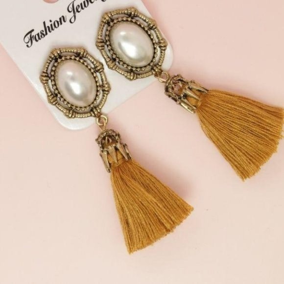Jewelry - Fashion Imitation Pearl drop earrings